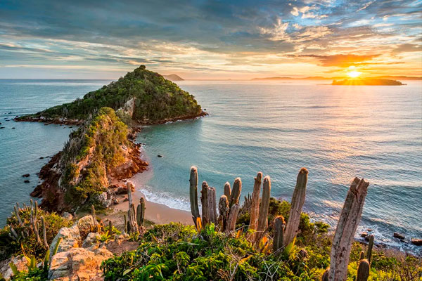 Pasajeros del Norwegian Star disfrutando de la vista de la Antártida