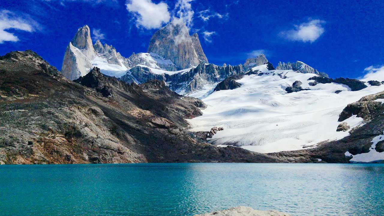 8 Explora la Patagonia en 6 días: trekking en Fitz Roy, Glaciar Perito Moreno y más. Incluye vuelos, alojamiento y guías